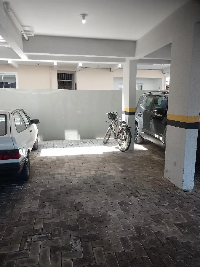شقة Florianópolis  في Quarto Casal Em Casa Familiar منزل للإقامة